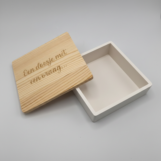 Groot houten doosje open